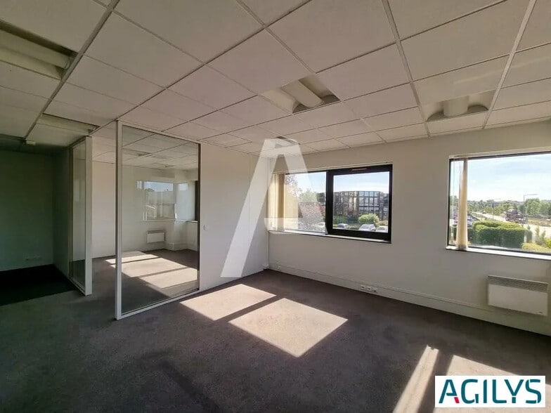 Bureau dans Villebon-sur-Yvette à louer - Photo intérieure – Image 2 sur 10