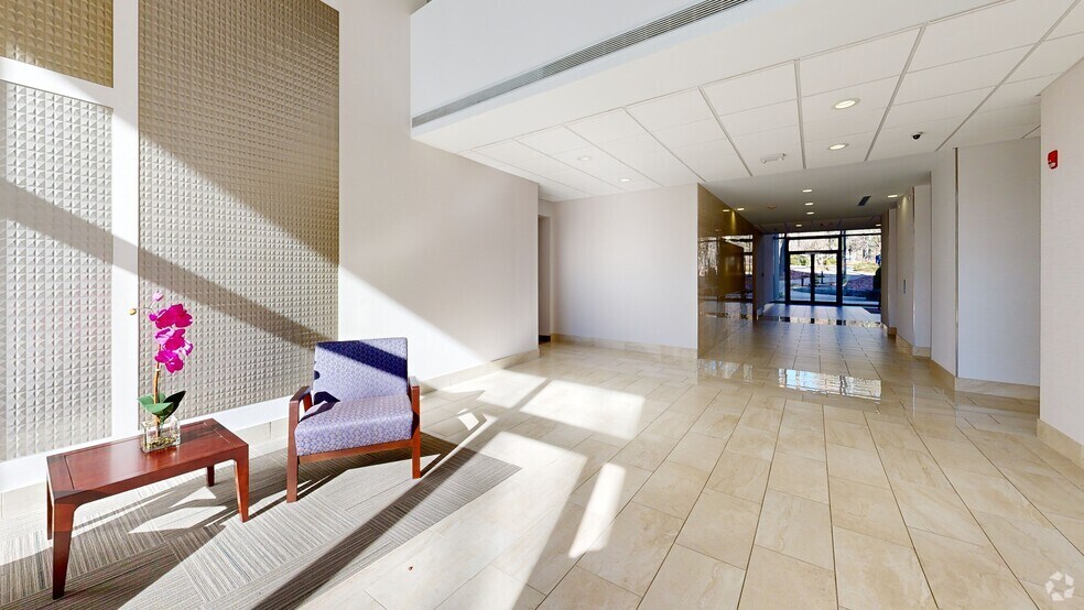 6525 The Corners Pky, Peachtree Corners, GA à louer - Numérisation 3D Matterport – Image 3 sur 42