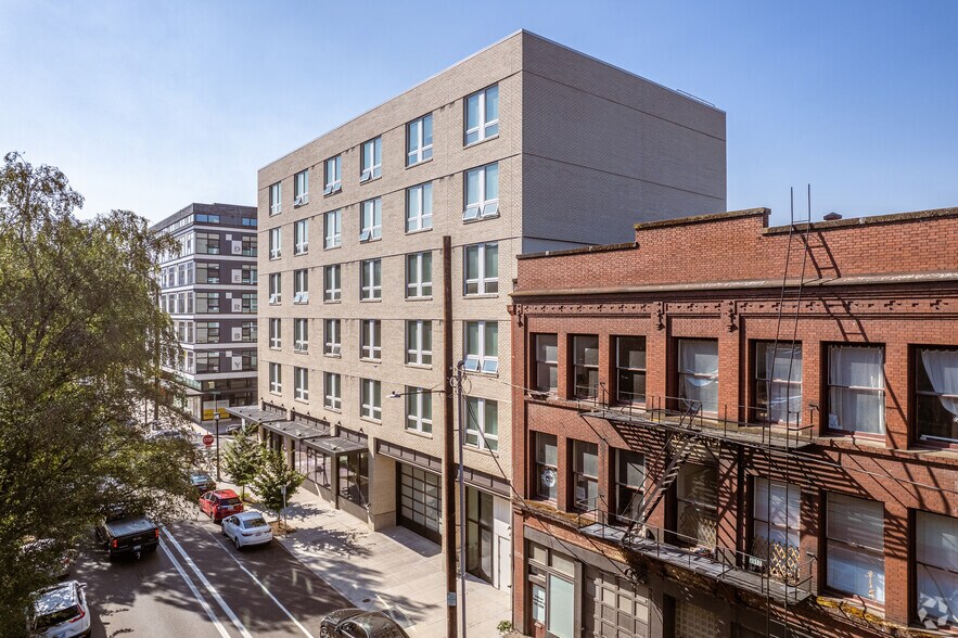 1611 NW Marshall St, Portland, OR à louer - Photo de l’immeuble – Image 2 sur 29