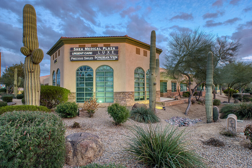 7425 E Shea Blvd, Scottsdale, AZ à louer - Photo de l’immeuble – Image 2 sur 7