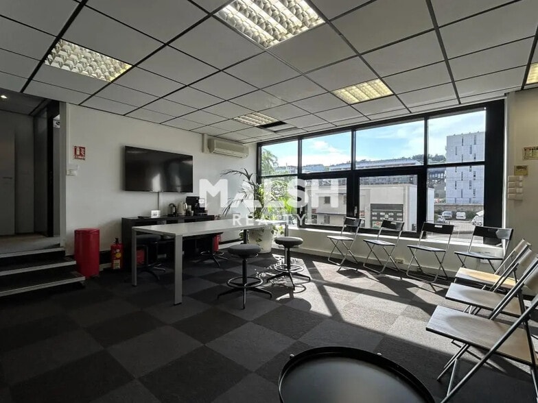 Bureau dans Lyon à louer - Photo de l’immeuble – Image 2 sur 8