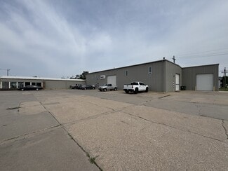 Plus de détails pour 930 E 4th Ave, Hutchinson, KS - Industriel/Logistique à vendre