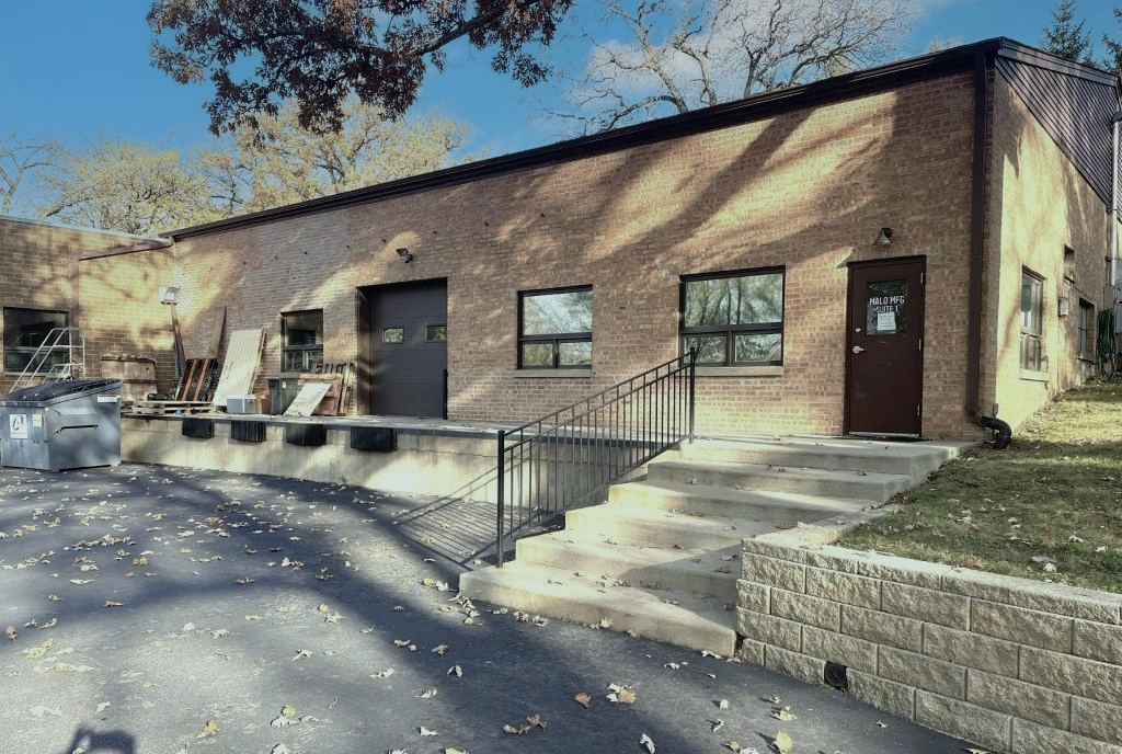39W433 Highland Ave, Elgin, IL à louer Photo de l’immeuble– Image 1 sur 4