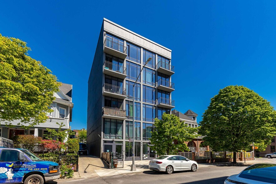 485 E 28th St, Brooklyn, NY à vendre - Photo de l’immeuble – Image 1 sur 14