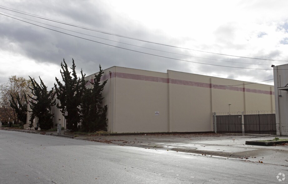 1132 Beecher St, San Leandro, CA à louer - Photo de l’immeuble – Image 3 sur 3