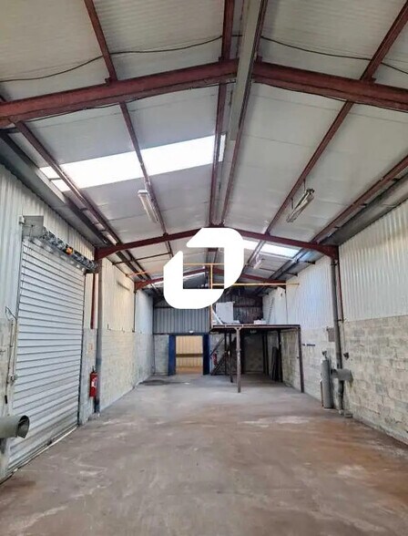 Industriel/Logistique dans Carbon-Blanc à louer - Photo de l’immeuble – Image 2 sur 12