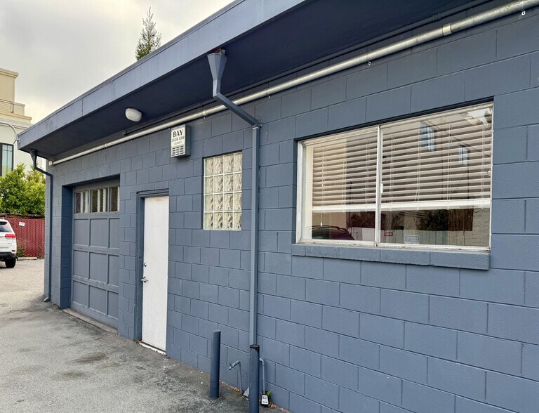 821-825 Emerson St, Palo Alto, CA à louer - Photo de l’immeuble – Image 2 sur 4