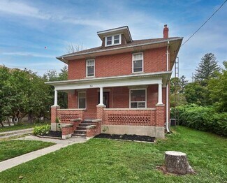 Plus de détails pour 24 Baldwin St, Whitby, ON - Bureau à louer