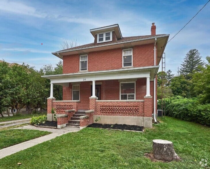 24 Baldwin St, Whitby, ON à louer - Photo principale – Image 1 sur 28