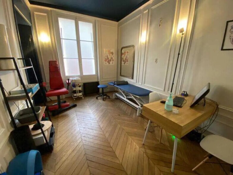 Bureau dans Paris à louer - Photo de l’immeuble – Image 2 sur 8