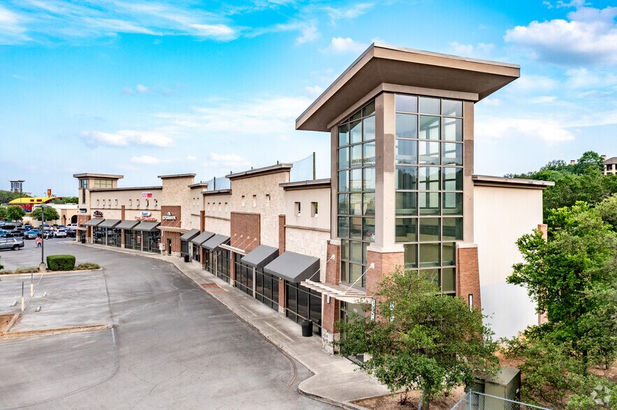 946 N Loop 1604 W, San Antonio, TX à louer - Photo principale – Image 1 sur 3