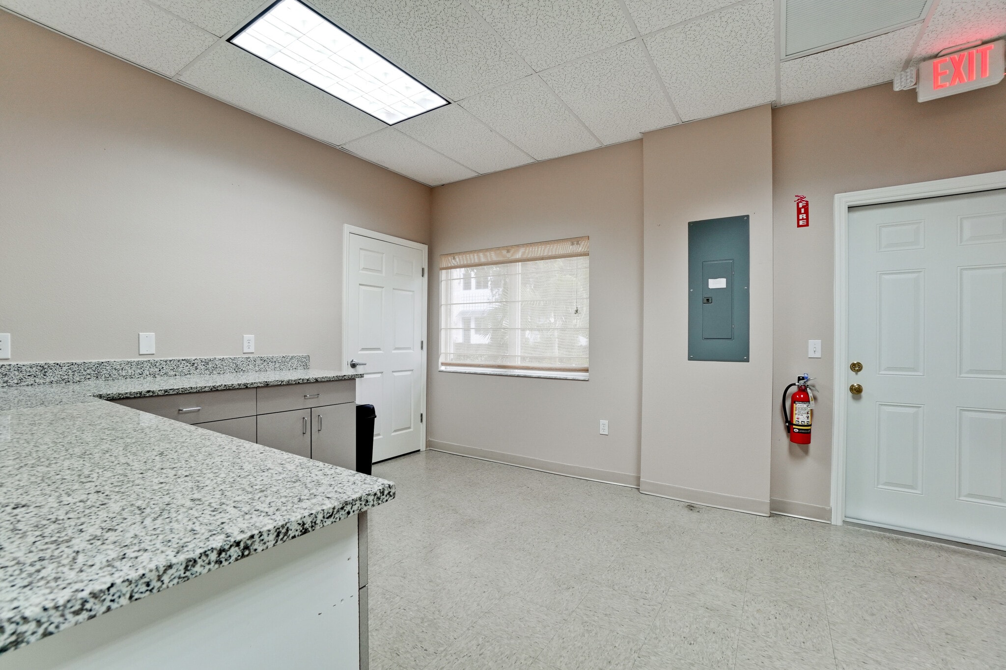 2940 University Pky, Sarasota, FL à louer Photo intérieure– Image 1 sur 14