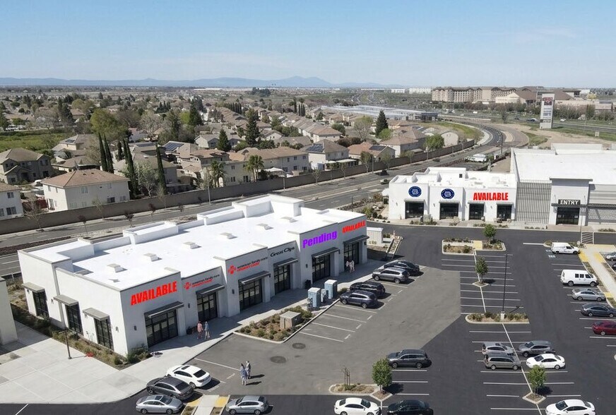 2235 W Atherton Dr, Manteca, CA à louer - Photo de l’immeuble – Image 1 sur 8