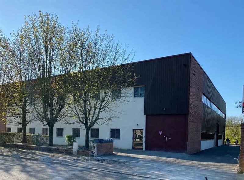 Local commercial dans Noisy-le-Grand à louer - Photo de l’immeuble – Image 1 sur 4