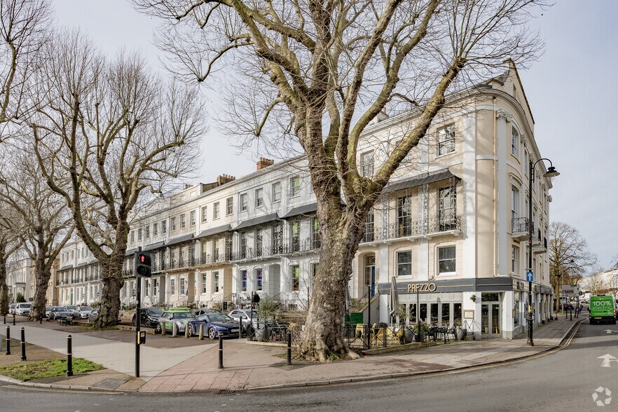 99-119 Promenade, Cheltenham à louer - Photo de l’immeuble – Image 3 sur 3