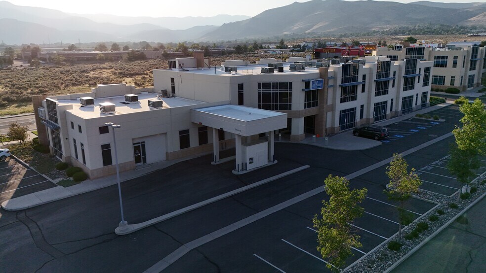 1818 E College Pky, Carson City, NV à louer - Photo de l’immeuble – Image 3 sur 15