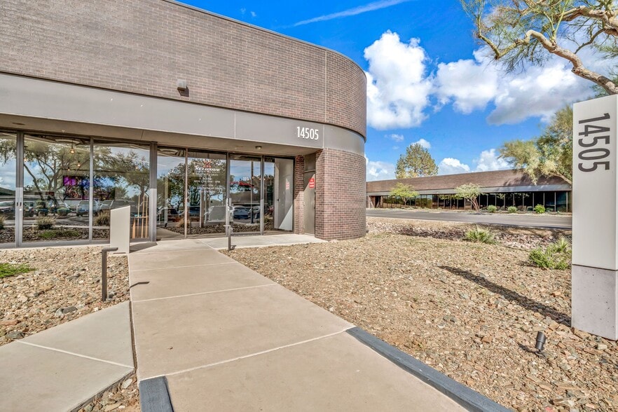 14505 N Hayden Rd, Scottsdale, AZ à louer - Photo de l’immeuble – Image 3 sur 46