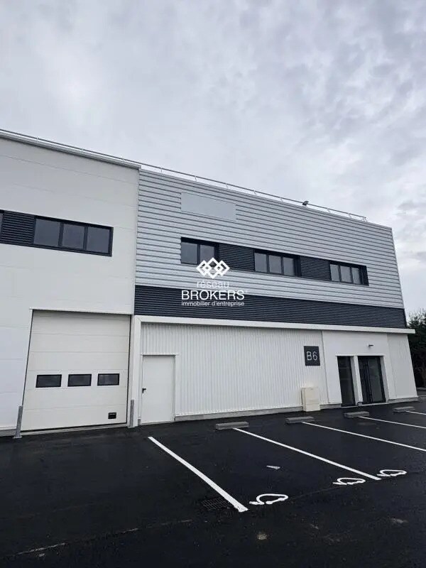 Industriel/Logistique dans Saint-Aignan-Grandlieu à louer Photo de l’immeuble– Image 1 sur 2