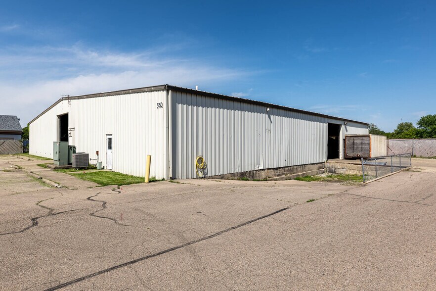 5150 Wagoner Ford Rd, Dayton, OH à vendre - Photo de l’immeuble – Image 2 sur 3
