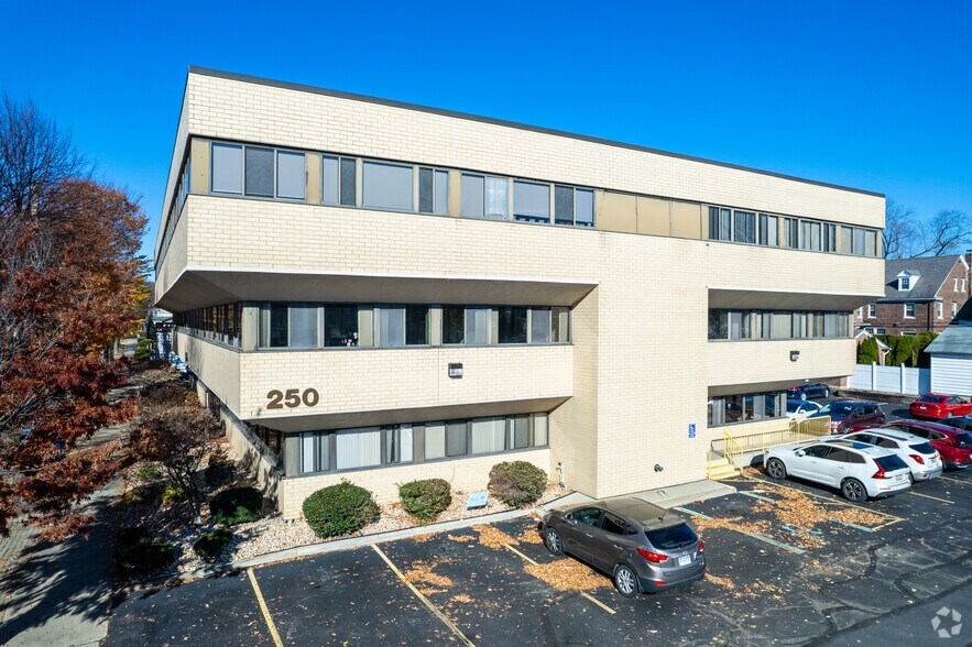 250 Pierce St, Kingston, PA à vendre - Photo principale – Image 1 sur 5