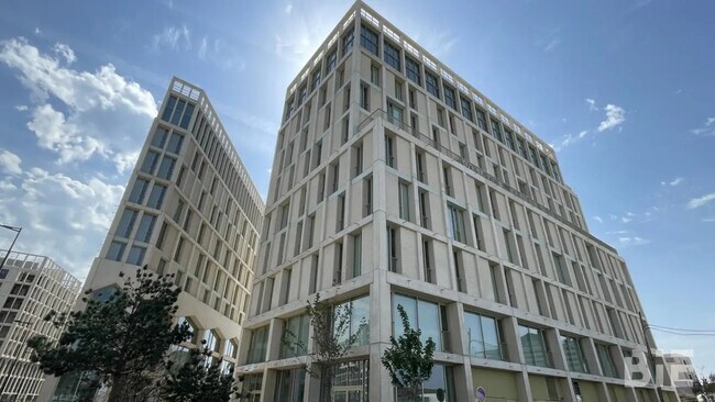 Plus de détails pour Bureau, Local commercial à louer