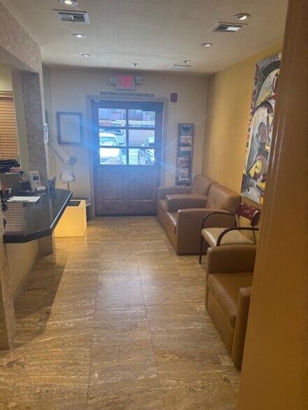 72650 Fred Waring Rd, Palm Desert, CA à louer - Photo de l’immeuble – Image 2 sur 16