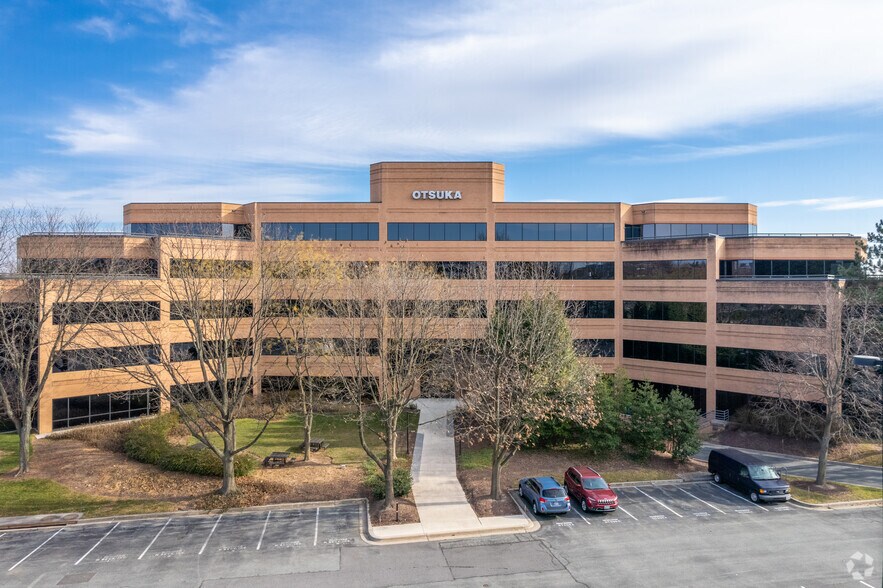 2440 Research Blvd, Rockville, MD à louer - Photo de l’immeuble – Image 3 sur 12
