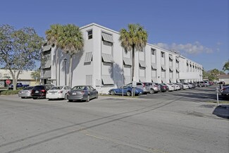 Plus de détails pour 9999 NE 2nd Ave, Miami, FL - Bureau, Local commercial à louer