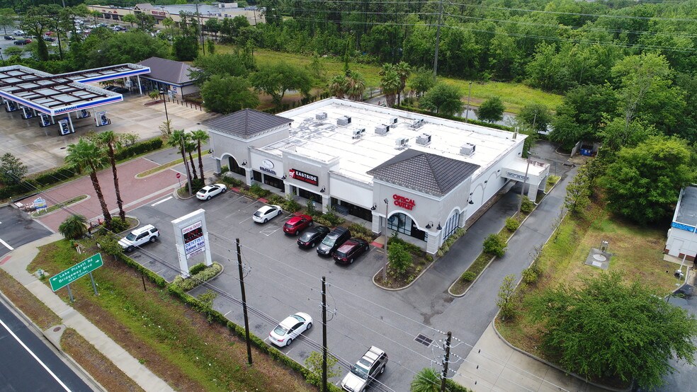 12950 E Colonial Dr, Orlando, FL à vendre - Photo principale – Image 1 sur 28
