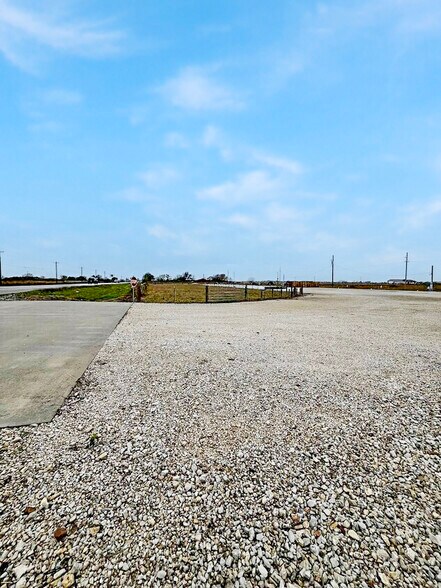 22014 State Highway 35 S, Palacios, TX à vendre - Photo de l’immeuble – Image 2 sur 7
