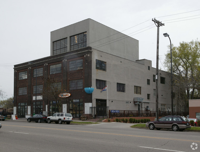 3338 SE University Ave, Minneapolis, MN à vendre - Photo de l’immeuble – Image 3 sur 4