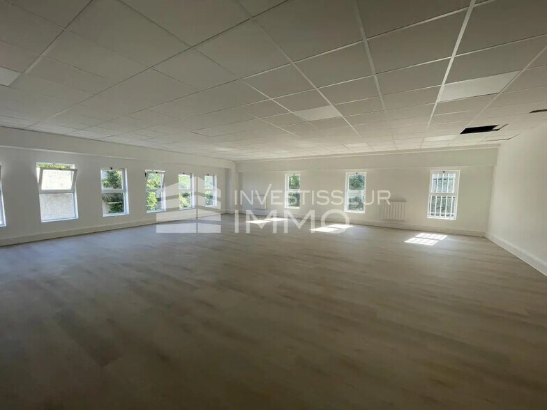 Bureau dans Champigny-sur-Marne à louer - Photo de l’immeuble – Image 2 sur 5