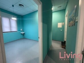 Bureaux/Local commercial dans Alcalá de Henares, Madrid à louer Photo intérieure– Image 2 sur 12