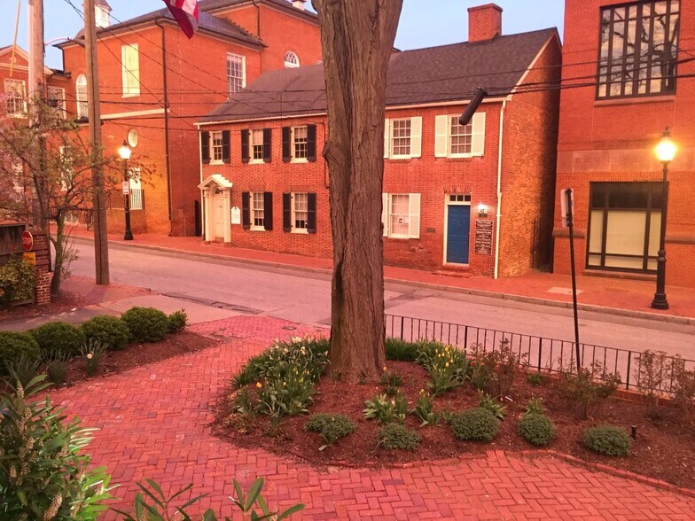 92 Franklin St, Annapolis, MD à louer - Photo de l’immeuble – Image 1 sur 11