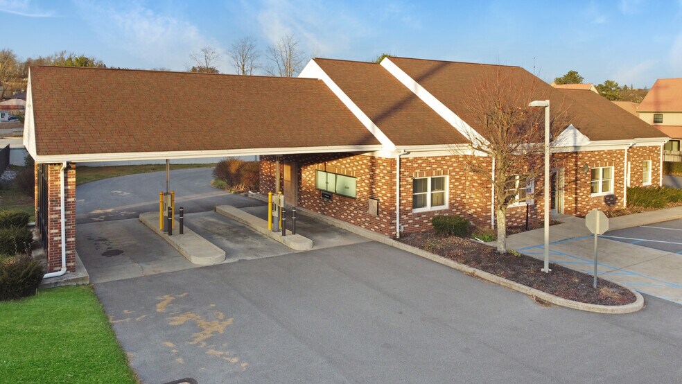 176 Lovell Ave, Ebensburg, PA à vendre - Photo de l’immeuble – Image 2 sur 31