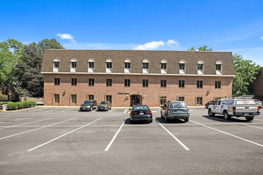 10521 Judicial Dr, Fairfax, VA à vendre - Photo de l’immeuble – Image 3 sur 9