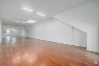 381 W 6th St, San Pedro, CA à louer Numérisation 3D Matterport– Image 1 sur 12