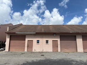 18290 Paulson Dr, Port Charlotte, FL à louer Photo intérieure– Image 1 sur 9