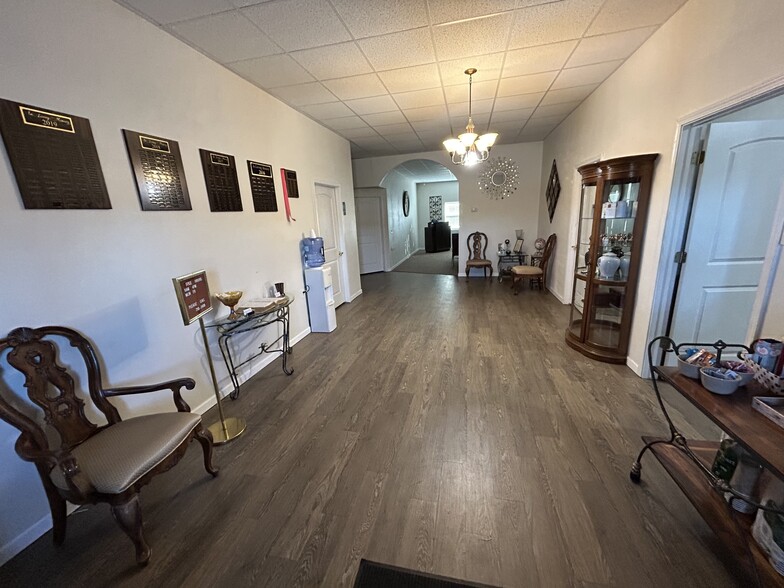 199 Harmony Rd, Huntsville, AR à vendre - Hall d’entrée – Image 3 sur 6