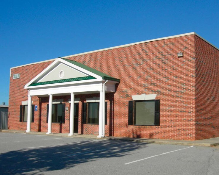 5106 Bristol Industrial Way, Buford, GA à louer - Photo de l’immeuble – Image 2 sur 8