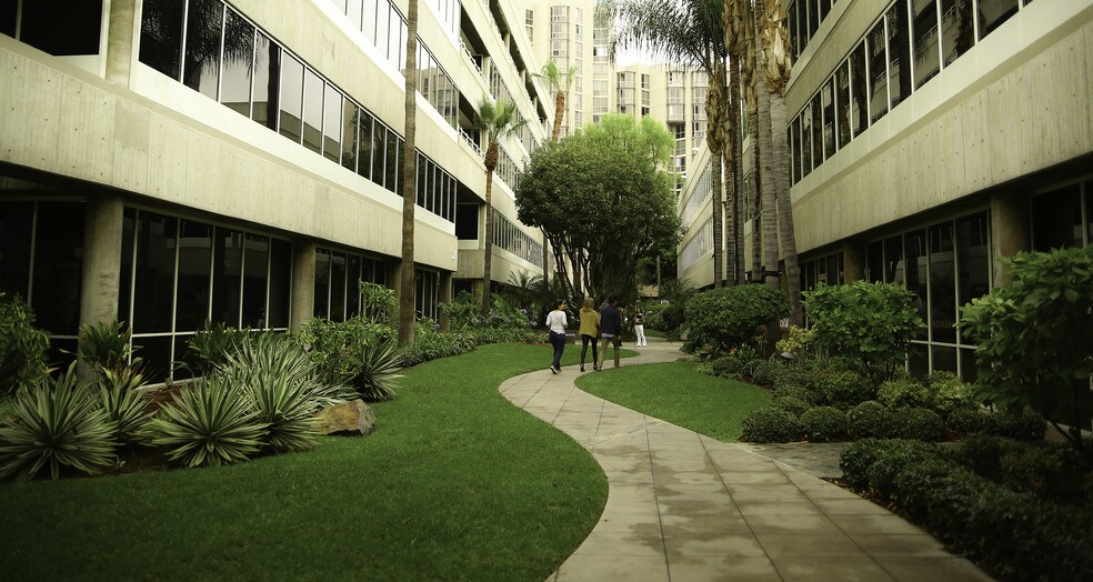 201 S Figueroa St, Los Angeles, CA à vendre - Photo de l’immeuble – Image 3 sur 13