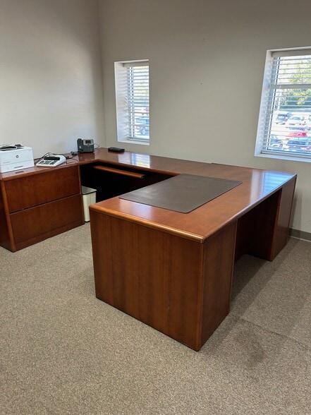 12301 Farmington Rd, Livonia, MI à vendre - Photo intérieure – Image 2 sur 22