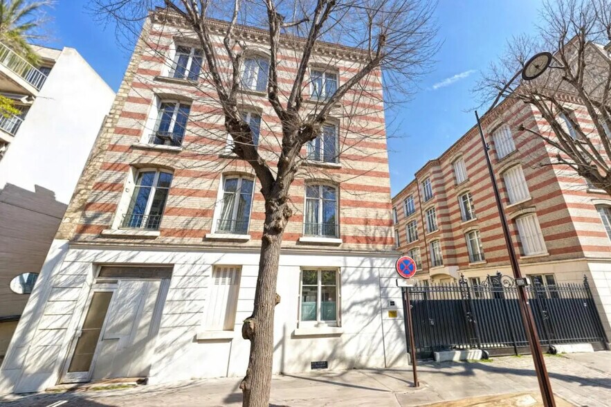 Bureau dans Neuilly-sur-Seine à vendre - Photo de l’immeuble – Image 3 sur 12
