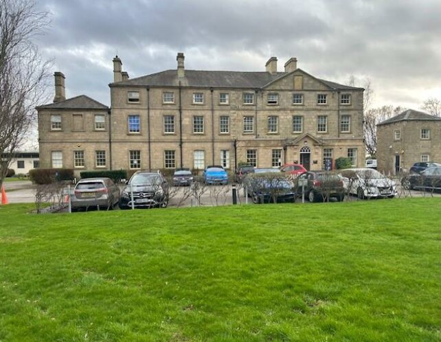 York Rd, Leeds à louer Photo principale– Image 1 sur 7