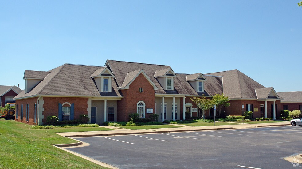 8130 Seaton Pl, Montgomery, AL à louer - Photo de l’immeuble – Image 2 sur 10