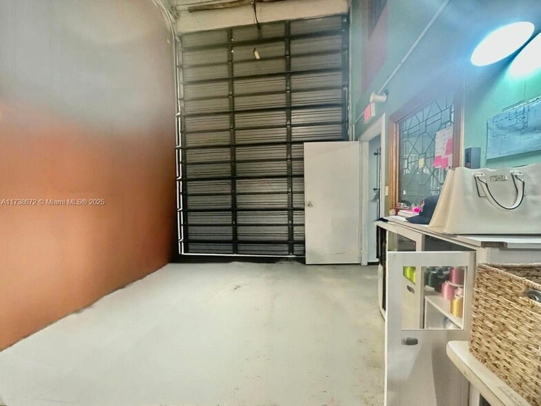 1751 38th Pl. Unit 1004A Pl, Hialeah, FL à vendre - Photo intérieure – Image 3 sur 20