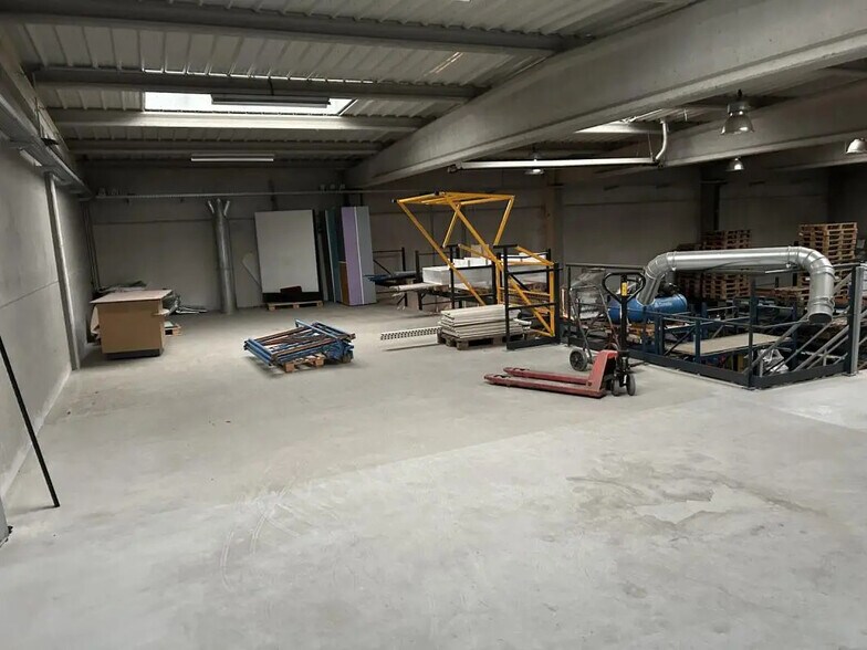 Local d’activités dans Hallennes-lez-Haubourdin à louer - Photo intérieure – Image 3 sur 8