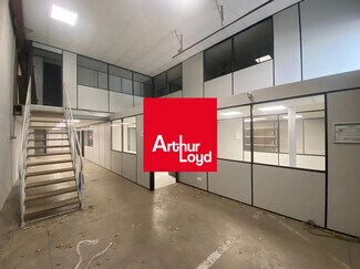 Plus de détails pour Local d'activités à louer