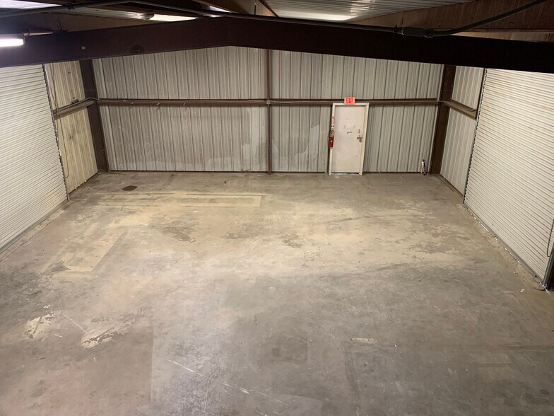 4849 Lafin Rd, Beaumont, TX à louer - Photo de l’immeuble – Image 2 sur 12