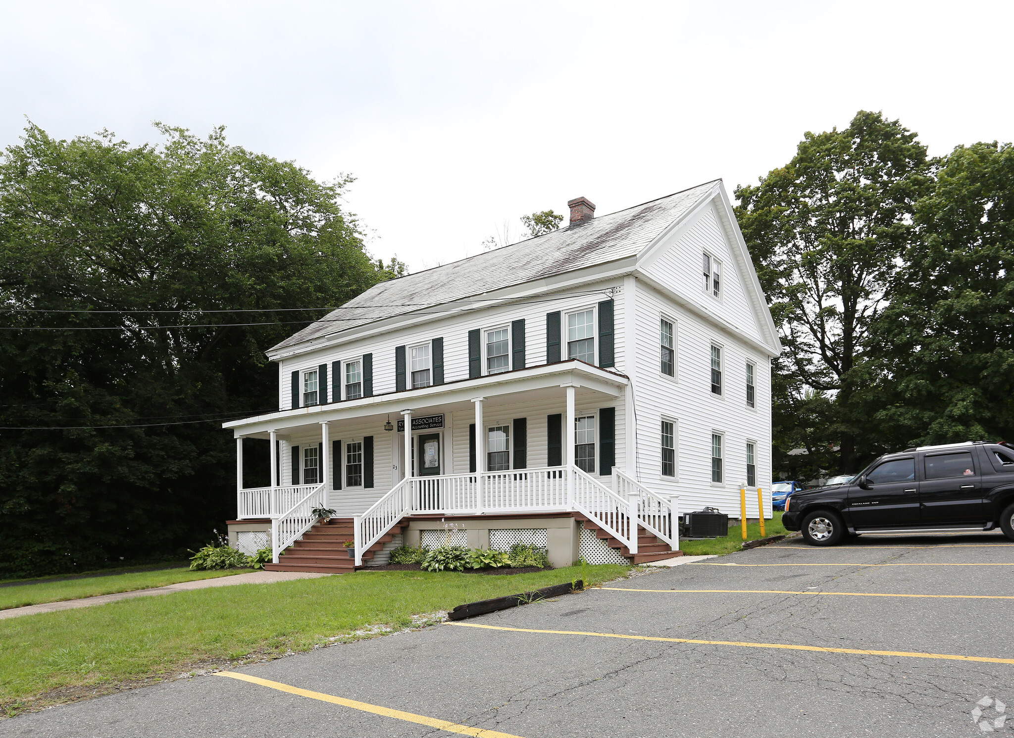 23 Southwick St, Feeding Hills, MA à vendre Photo principale– Image 1 sur 13